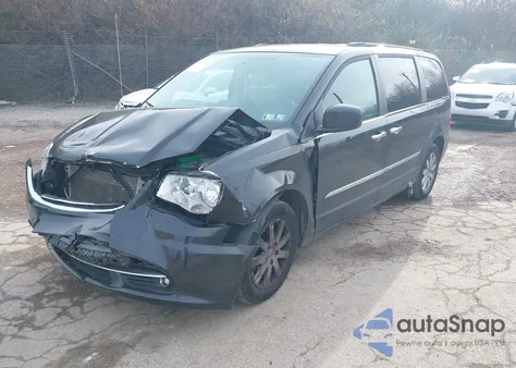 2015 Chrysler Town & Country Touring from USA, damaged, VIN 2C4RC1BG3FR620824